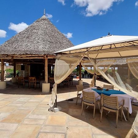 Hotel Manyatta Camp Voi Exterior foto