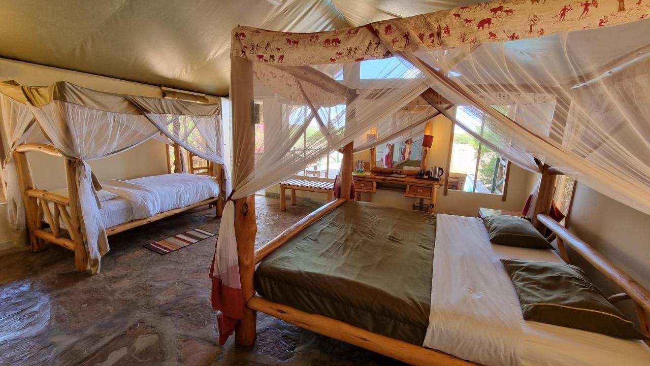 Hotel Manyatta Camp Voi Exterior foto