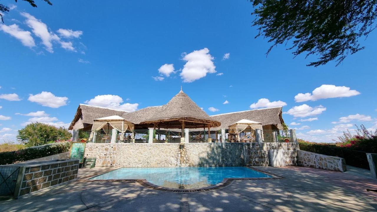 Hotel Manyatta Camp Voi Exterior foto