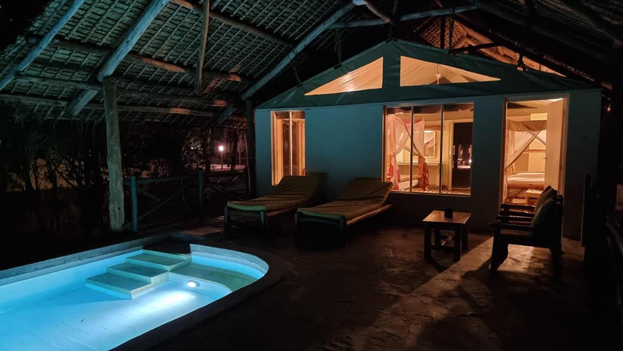 Hotel Manyatta Camp Voi Exterior foto