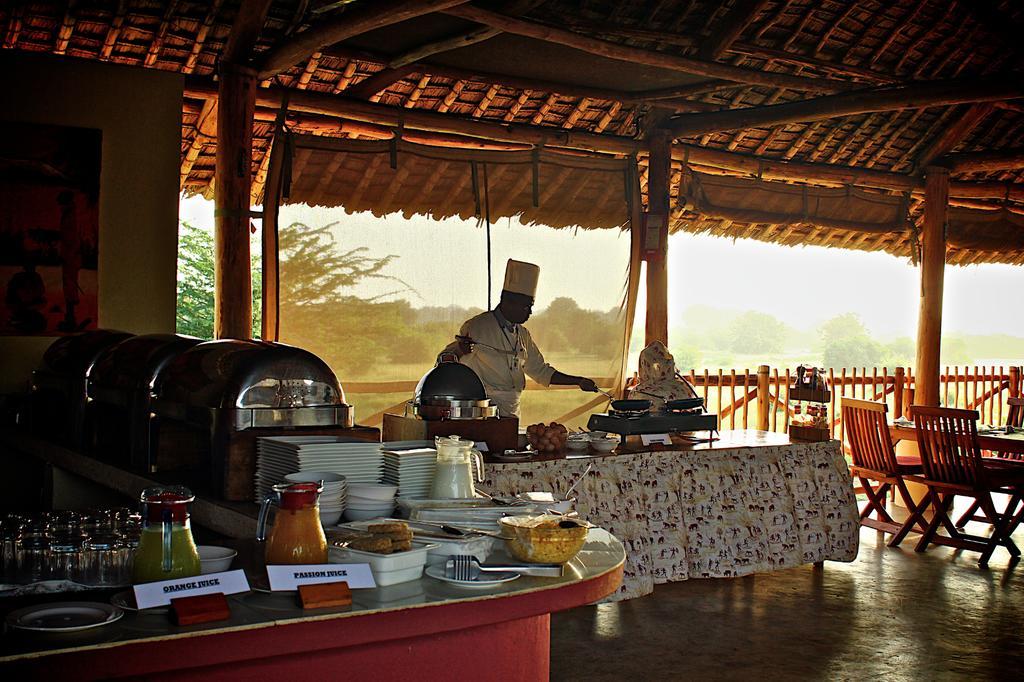 Hotel Manyatta Camp Voi Exterior foto