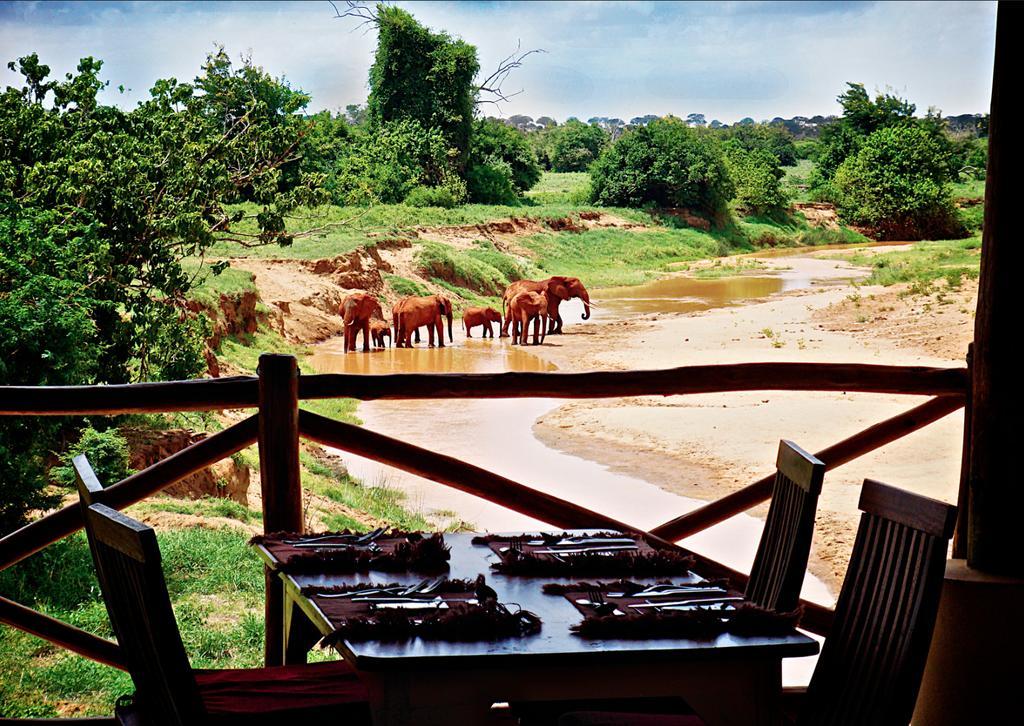 Hotel Manyatta Camp Voi Exterior foto
