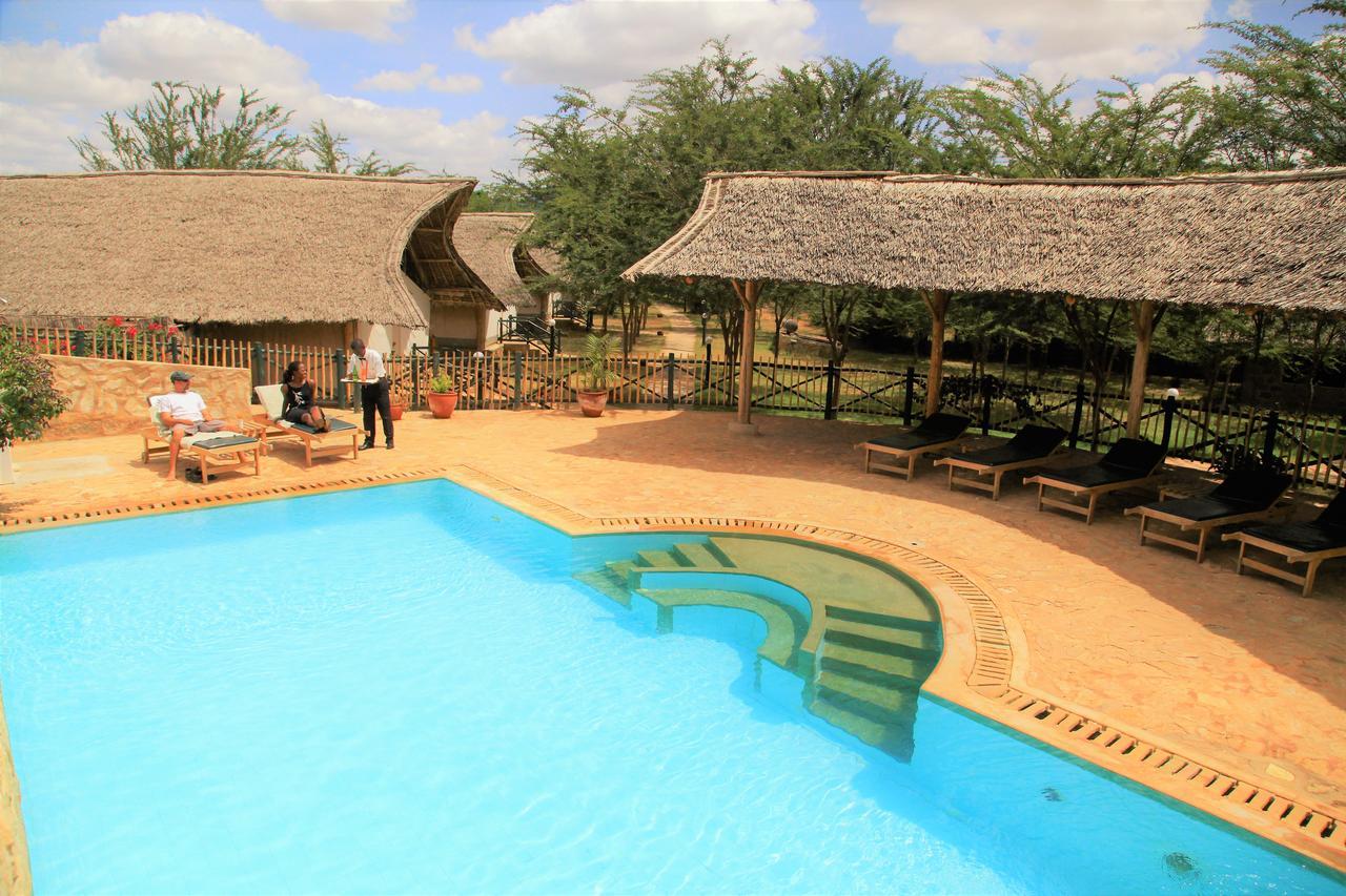 Hotel Manyatta Camp Voi Exterior foto