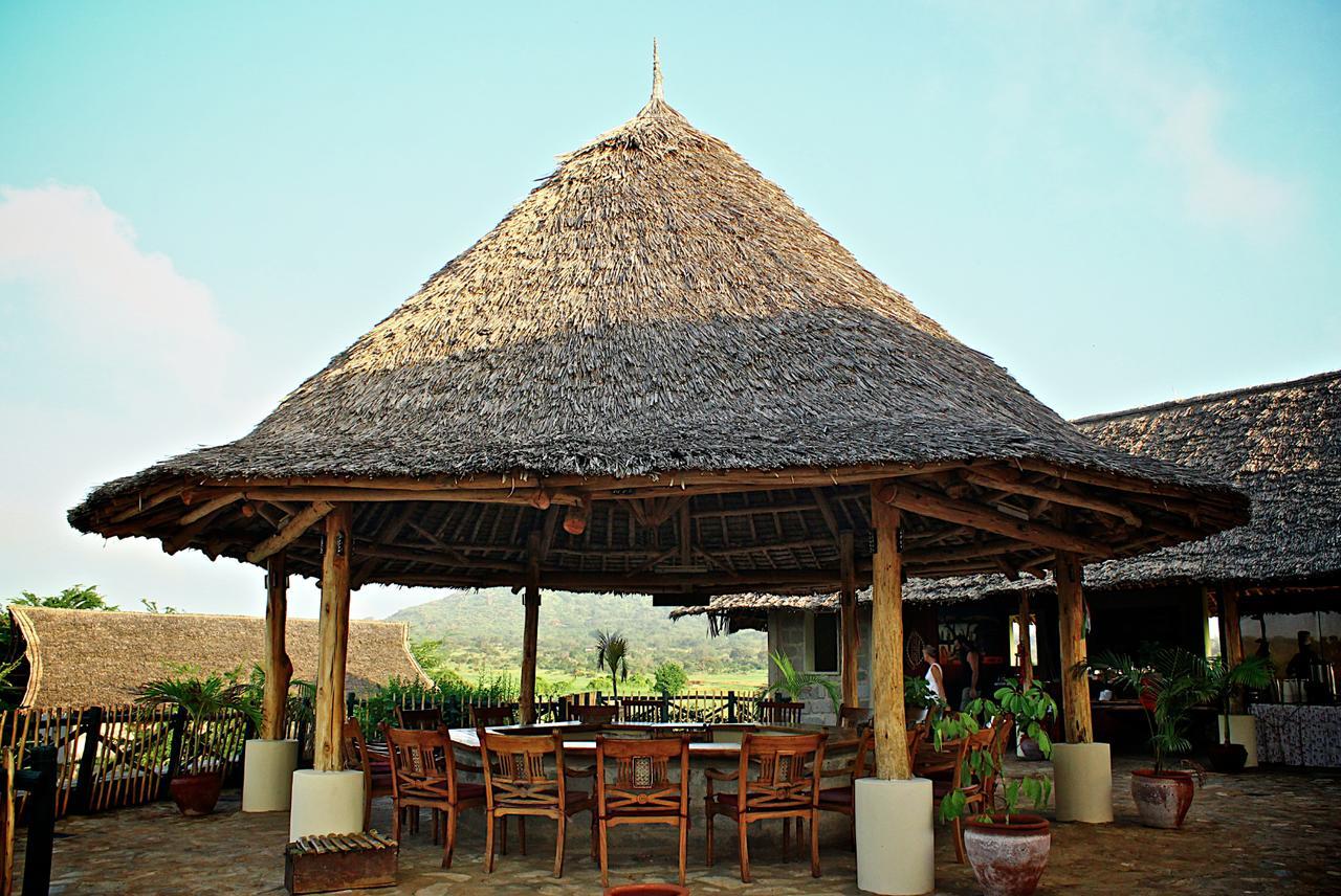 Hotel Manyatta Camp Voi Exterior foto