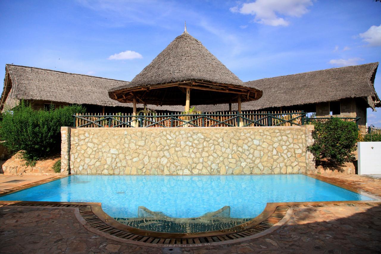 Hotel Manyatta Camp Voi Exterior foto