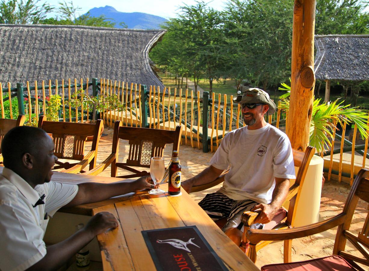 Hotel Manyatta Camp Voi Exterior foto