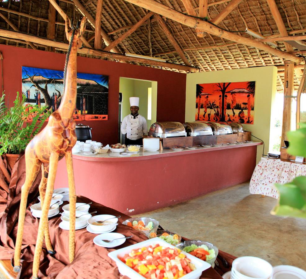 Hotel Manyatta Camp Voi Exterior foto
