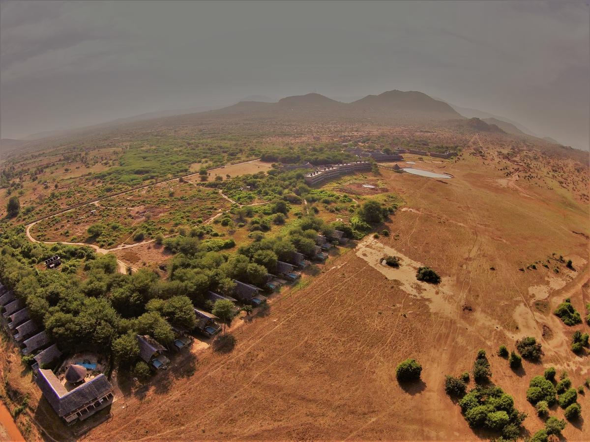 Hotel Manyatta Camp Voi Exterior foto
