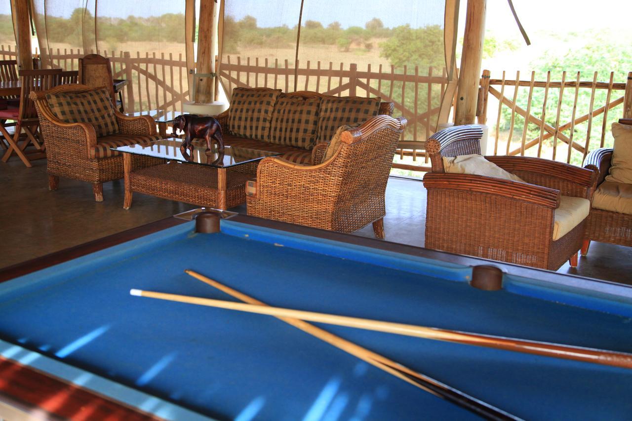 Hotel Manyatta Camp Voi Exterior foto